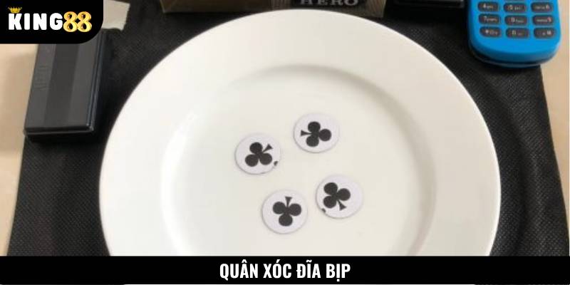 Quân Xóc Đĩa bịp là công cụ được sử dụng với nam châm bên trong